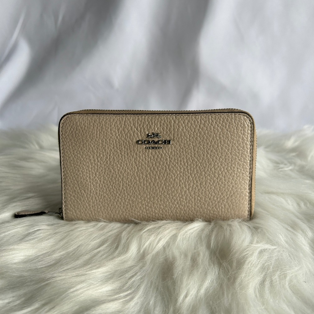 Coach Medium Zip Around Taupe Pebbled Leather Wallet Excellent